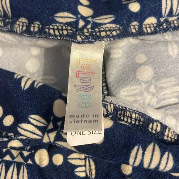 LulaRoe leggings blue and white one size - Picture 3 of 4